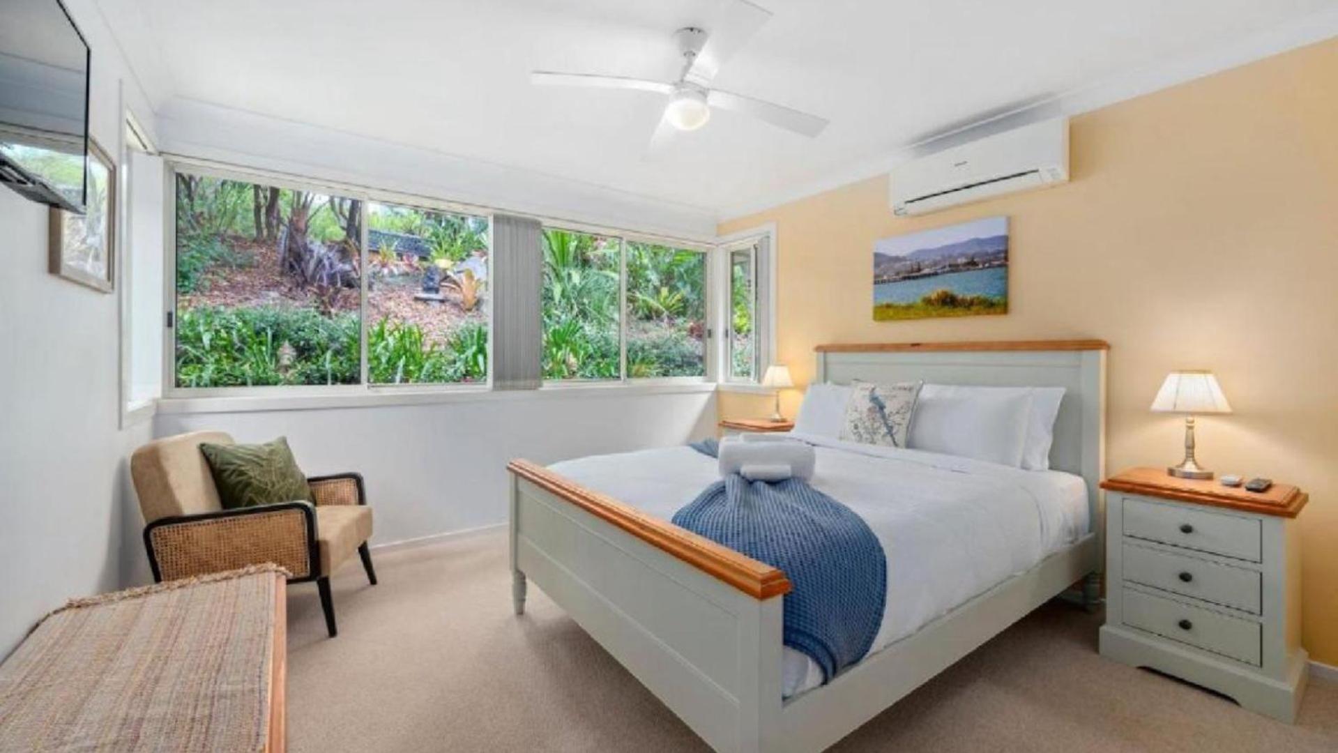 Pet Friendly, Telsa Charger, Sleeps 6, Bbq Villa Coffs Harbour Eksteriør billede